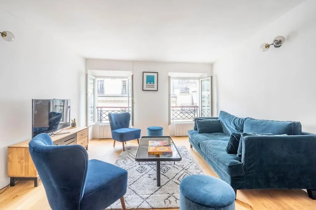 Apt Moderne Renove Et Spacieux, Au Coeur De 파리 아파트