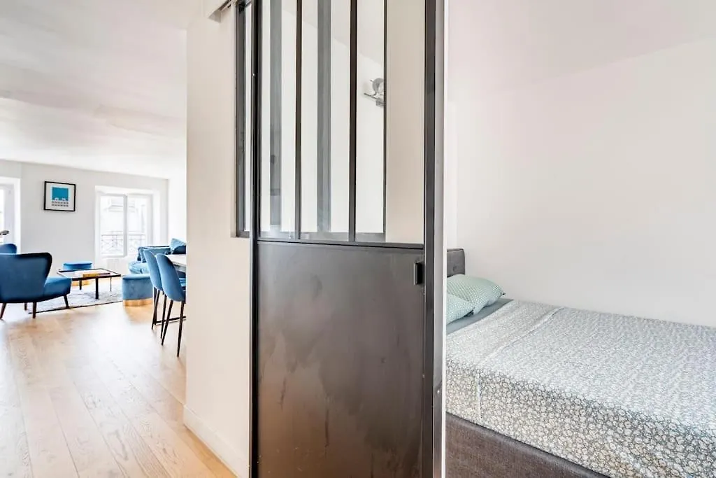 Apt Moderne Renove Et Spacieux, Au Coeur De 파리